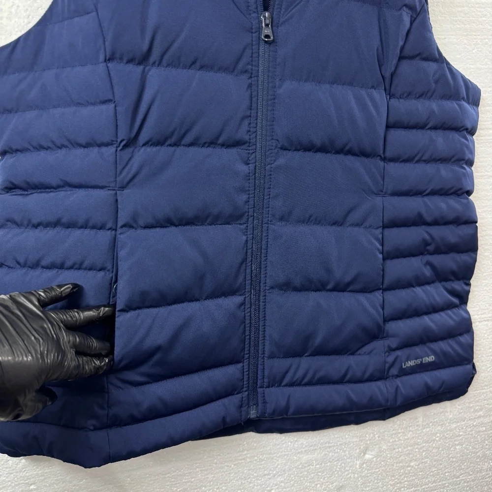 Lands’ End Women’s Navy Puffer Vest Quilted Zip Front Size M Cozy Winter Outdoor - Picture 6 of 8